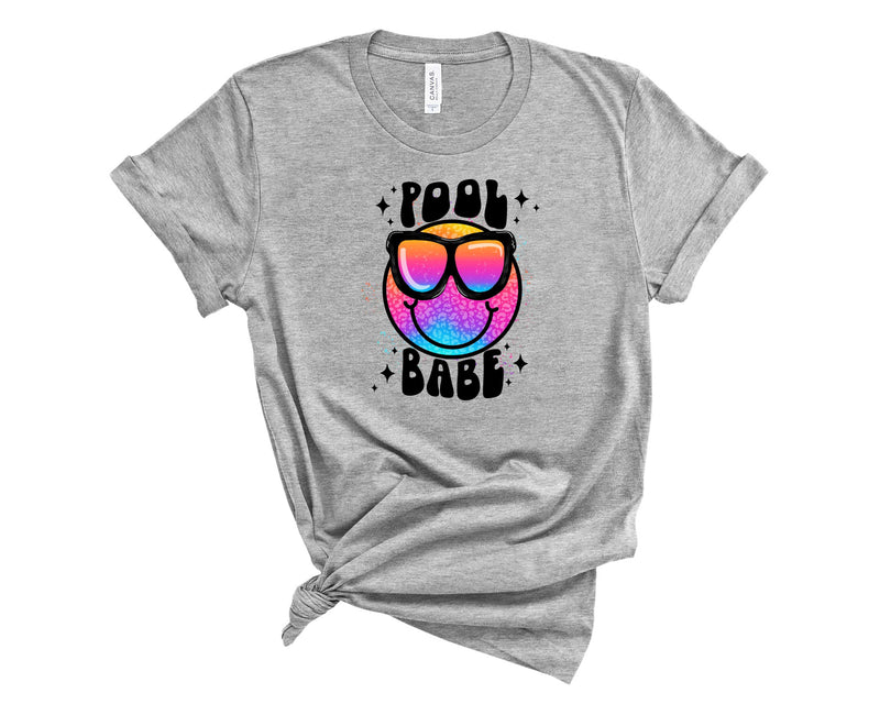 Pool Babe Smiley - Graphic Tee